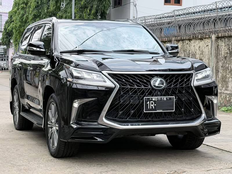 Lexus LX570 - photo 1