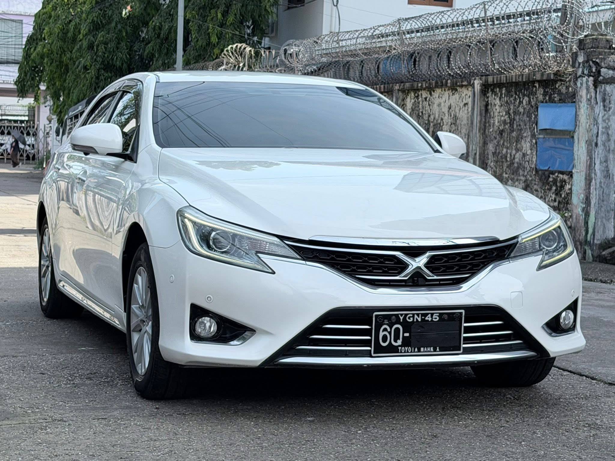 Toyota Mark X - photo 1