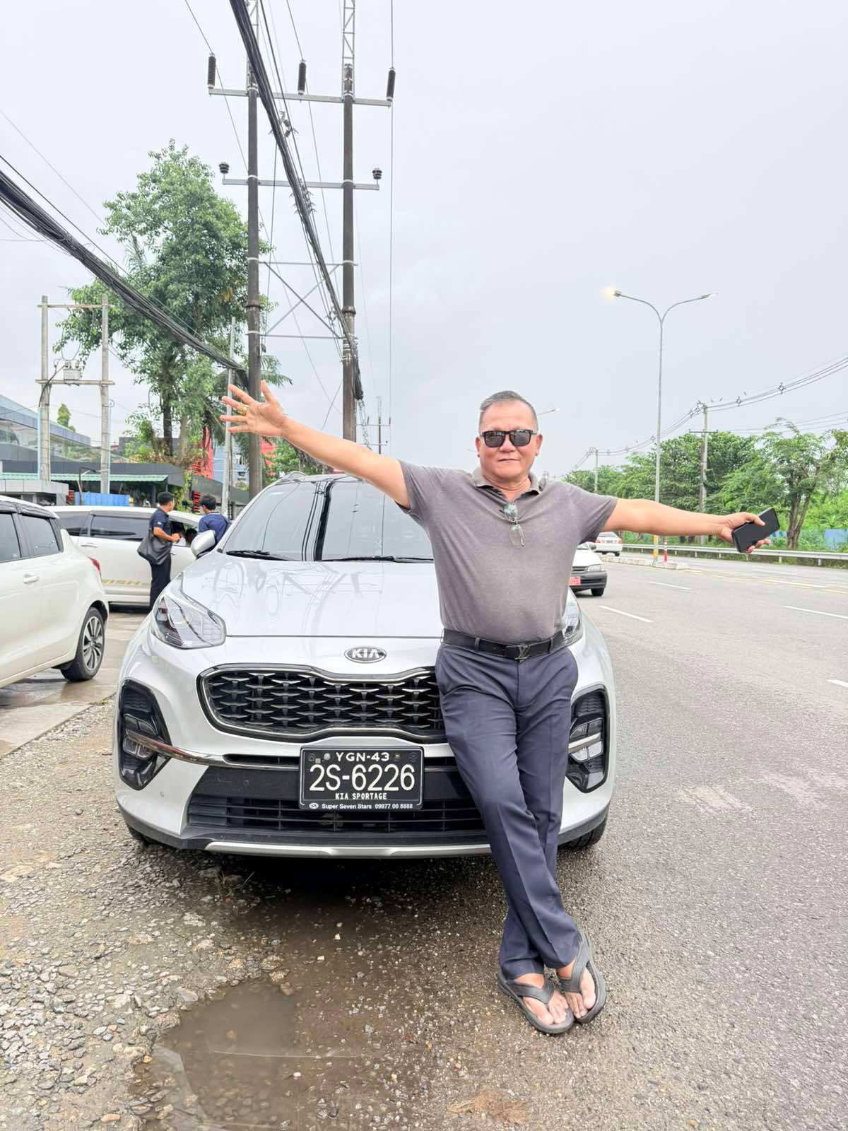 KIA Sportage ပိုင်ရှင်အသစ်ထံသို့အပ်နှံ