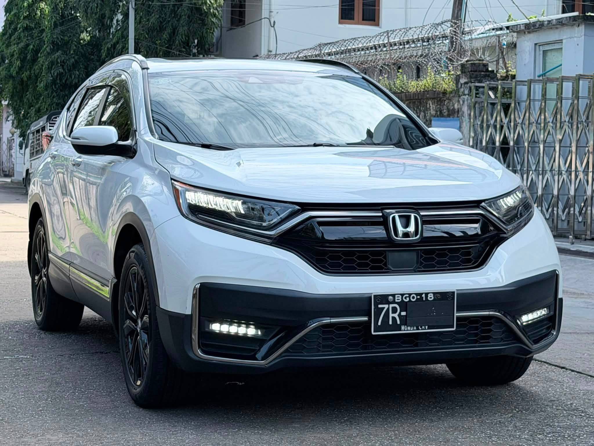 2020 Model Honda CR-V (Black Edition) - photo 1