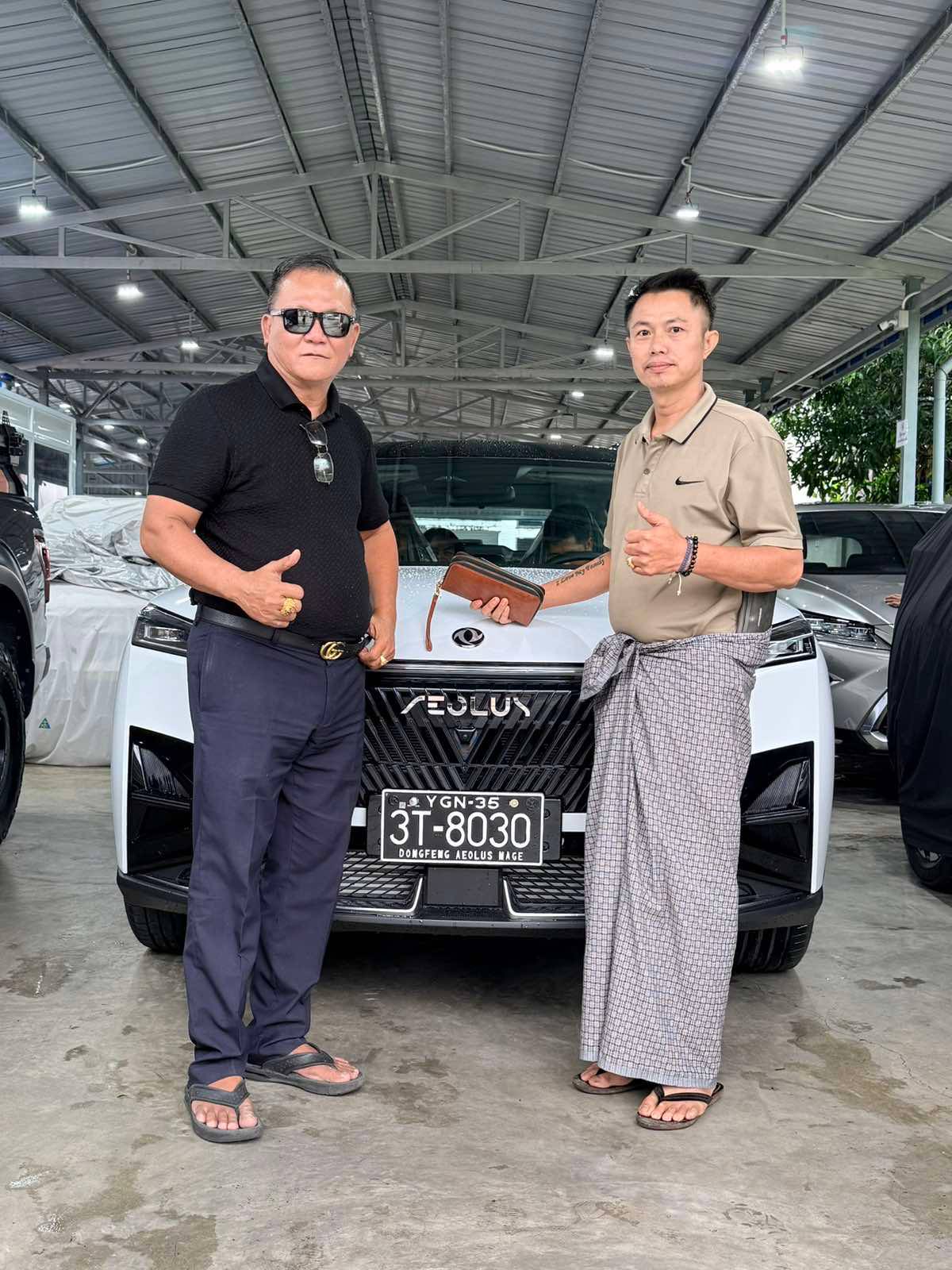 Dongfeng Aeolus Mage Zero Kiloကားသစ်တစ်စီးပိုင်ရှင်သစ်ထံအပ်နှံ